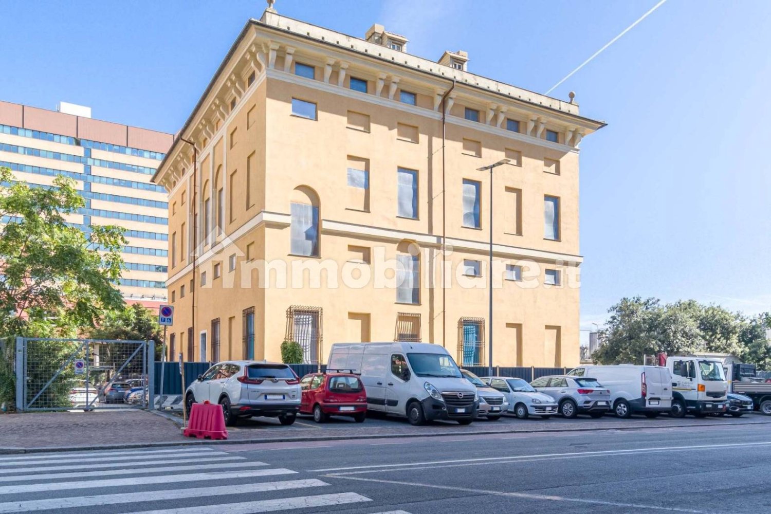 Edificio de 5 habitaciónes en Genoa, Italy No. 31657