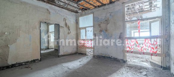 Edificio de 5 habitaciónes en Genoa, Italy No. 31657 71