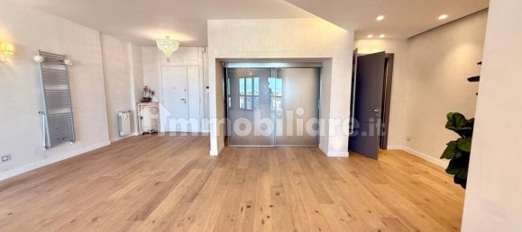 2 bedrooms Apartment in Rome, Italy No. 349871 2