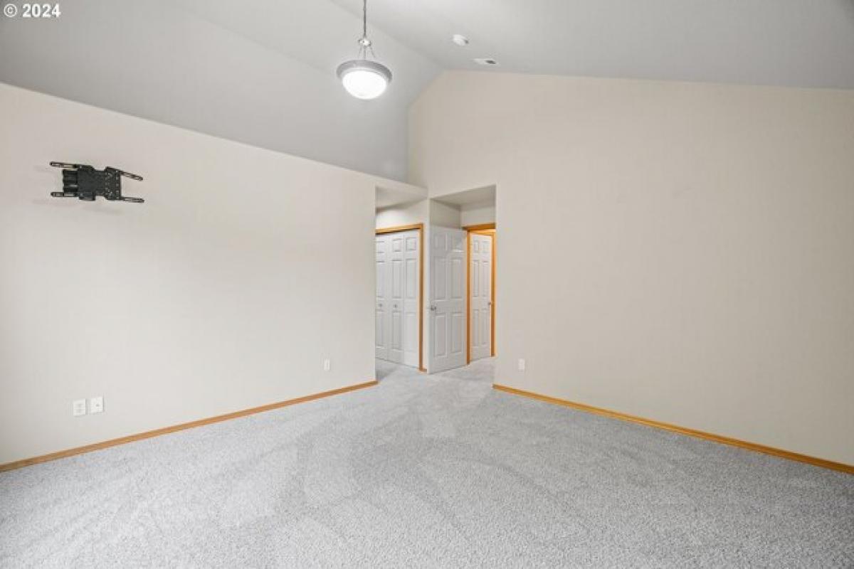 Дом с 4 спальнями в Sandy, США № 396584