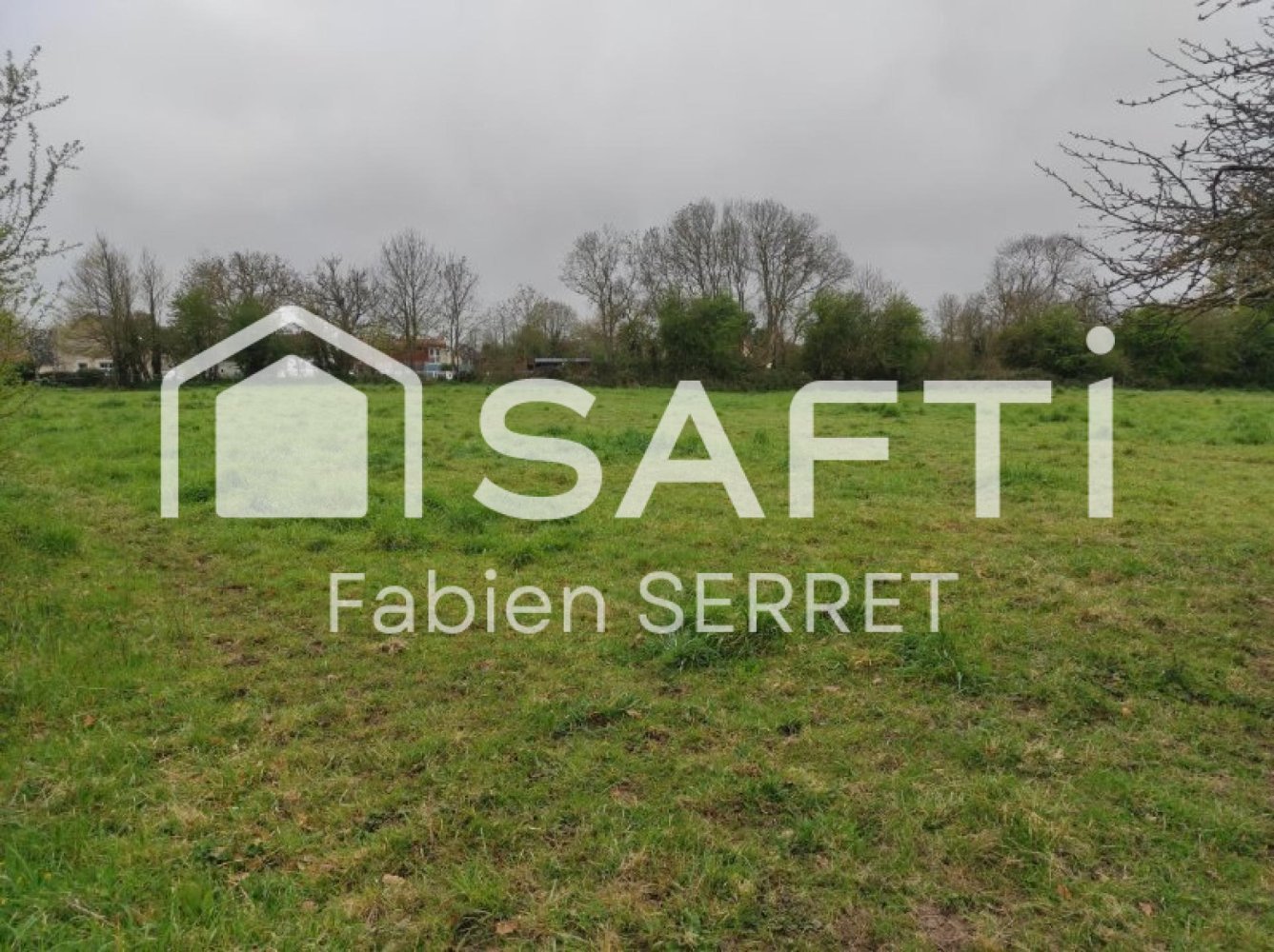 583m² Land in Agy, France No. 103578