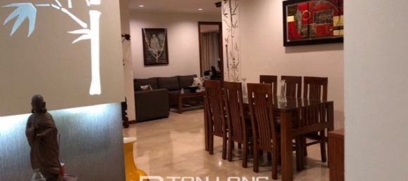 Apartamento de 3 dormitorios en Tay Ho, Vietnam No. 1539 5