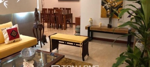 Apartamento de 3 dormitorios en Tay Ho, Vietnam No. 1539 4
