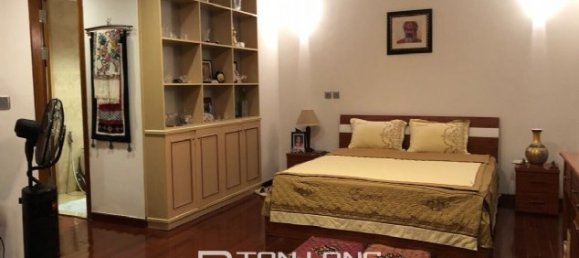 Apartamento de 3 dormitorios en Tay Ho, Vietnam No. 1539 9