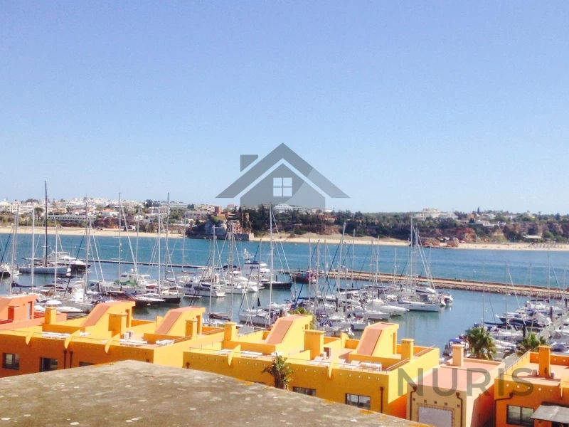 192m² Commercial property in Portimao, Portugal No. 257097