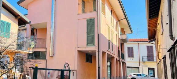 611m² Building in Fagnano Olona, Italy No. 213844 23