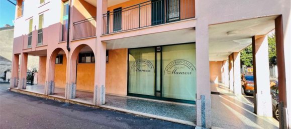 611m² Building in Fagnano Olona, Italy No. 213844 12