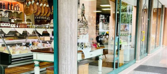 611m² Building in Fagnano Olona, Italy No. 213844 9