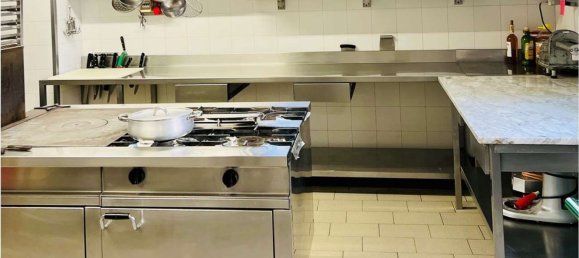 611m² Building in Fagnano Olona, Italy No. 213844 11