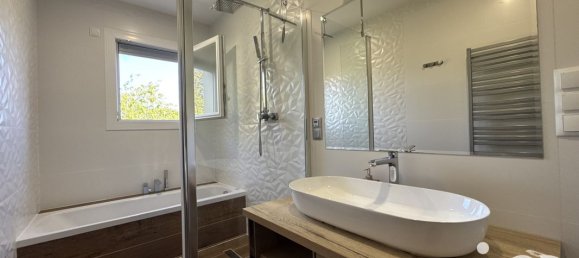 Casa de 5 habitaciónes en Joue-les-Tours, France No. 277680 11