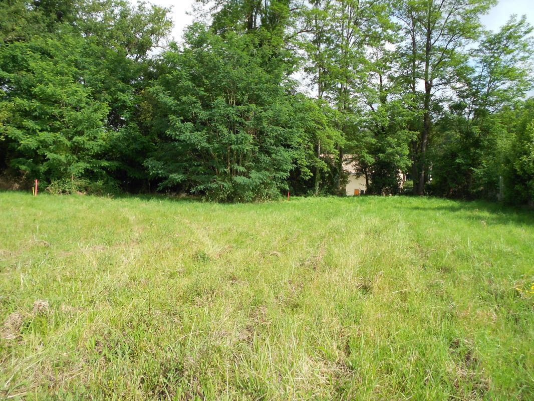  Land in Baron, France No. 225215