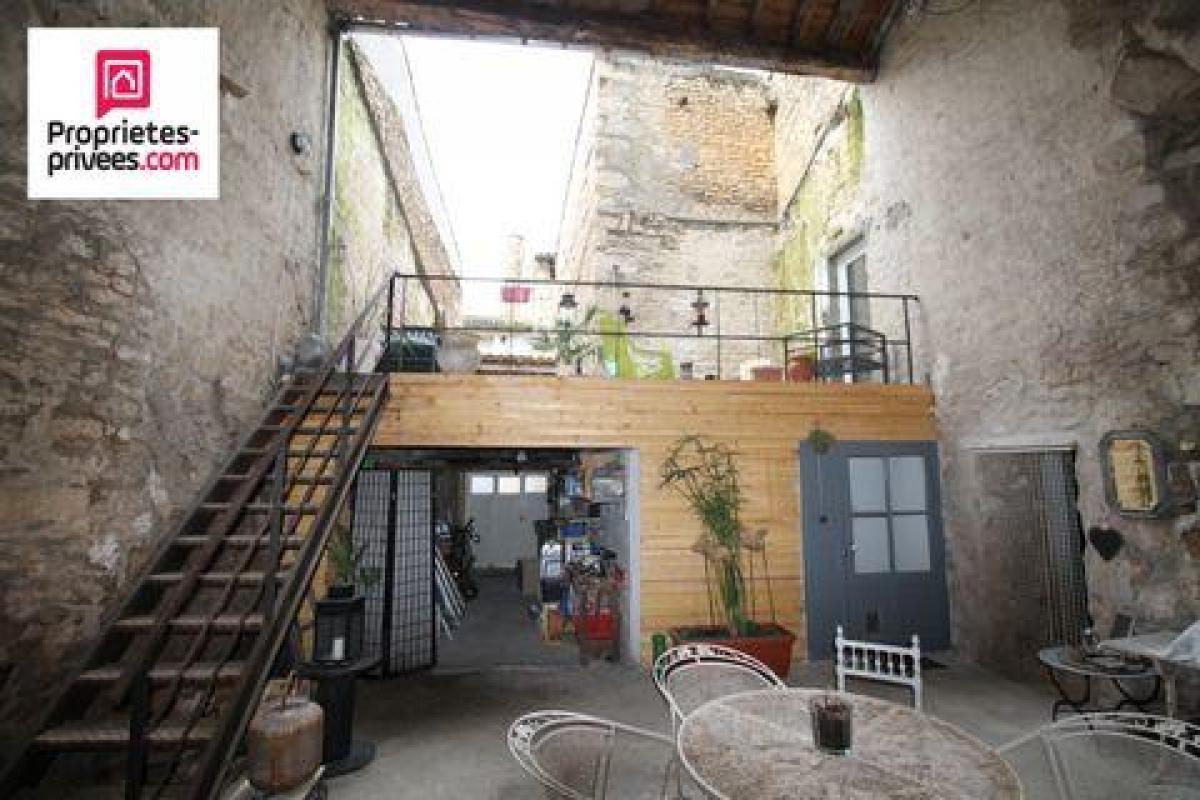 Casa de 3 dormitorios en Niort, France No. 28043