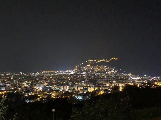 Villa 4+1 in Tepe, Turkey No. 19630