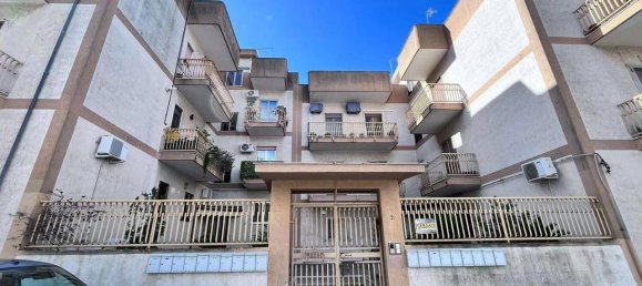 4-salle Appartement à San Giorgio Ionico, Italy No. 107010 2