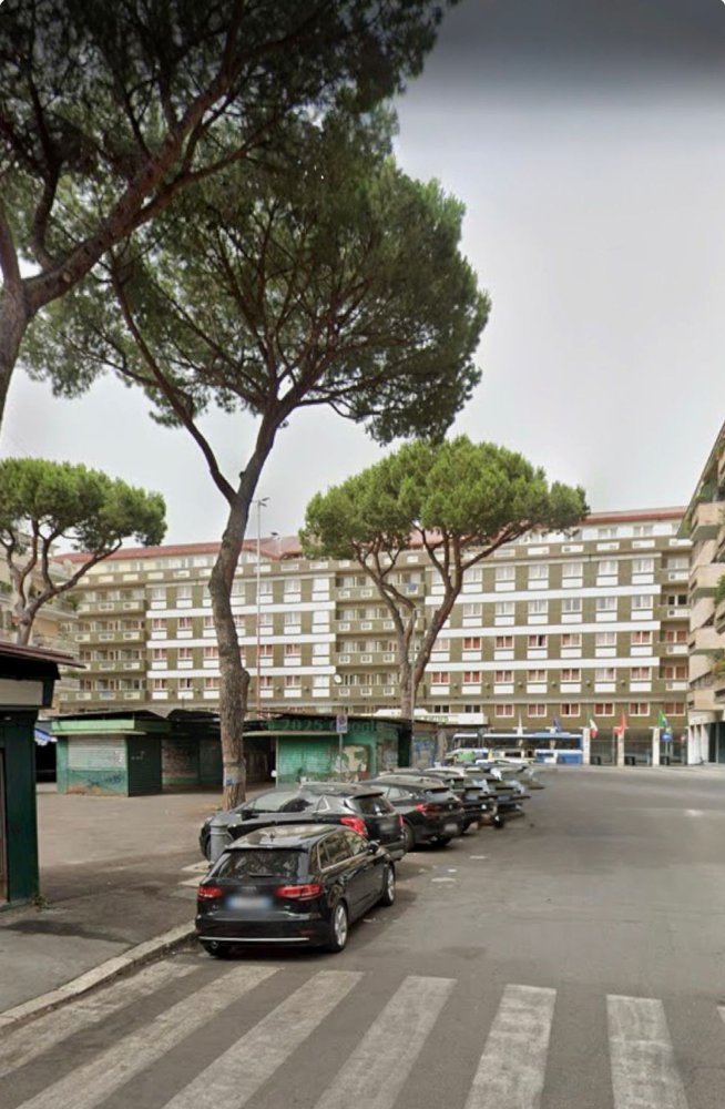 7 bedrooms Apartment in Rome, Italy No. 321392