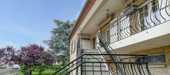 4 bedrooms Villa in Laroque-Timbaut, France No. 107605 3