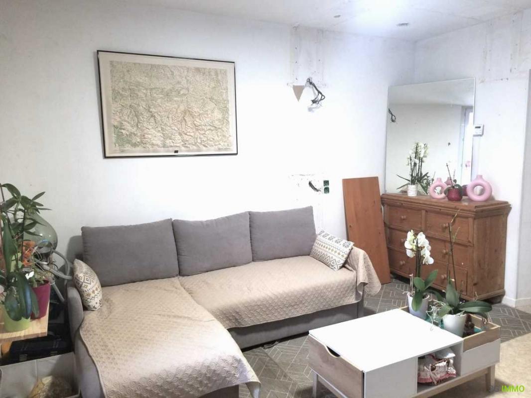 2 bedrooms House in Tarbes, France No. 191643