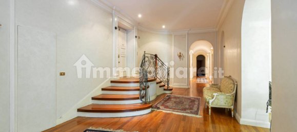 5 غرف نوم شقة في Rome, Italy رقم 72557 3