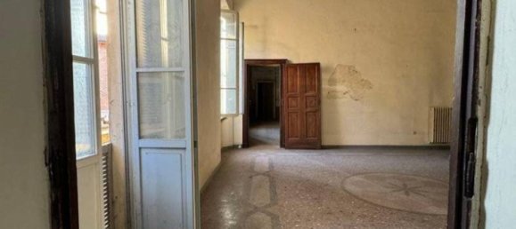 3 bedrooms Apartment in Piacenza, Italy No. 76842 4