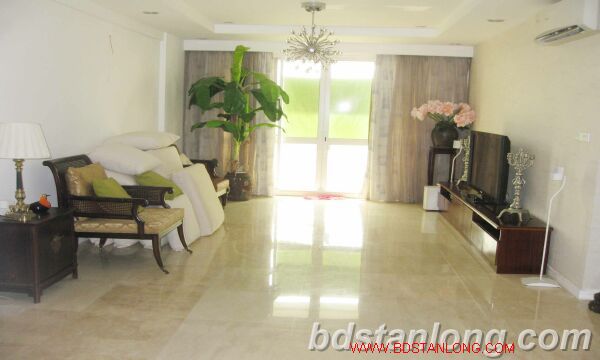 4 bedrooms Apartment in Tay Ho, Vietnam No. 1826