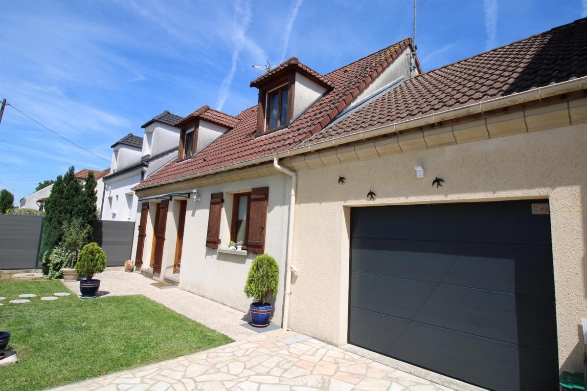 3 bedrooms House in Ozoir-la-Ferriere, France No. 188112