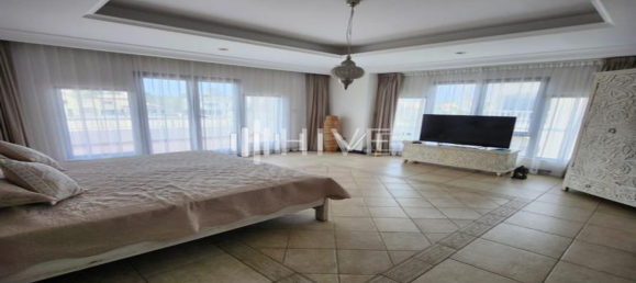 4 bedrooms Villa in Palm Jumeirah, UAE No. 56510 5