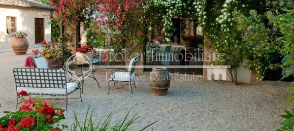 Villa de 15 dormitorios en Montepulciano, Italy No. 75871 10