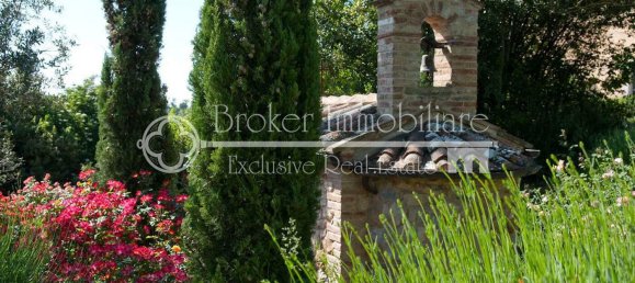 Villa de 15 dormitorios en Montepulciano, Italy No. 75871 11