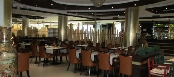 3200m² Commercial property in Vigevano, Italy No. 79329 10