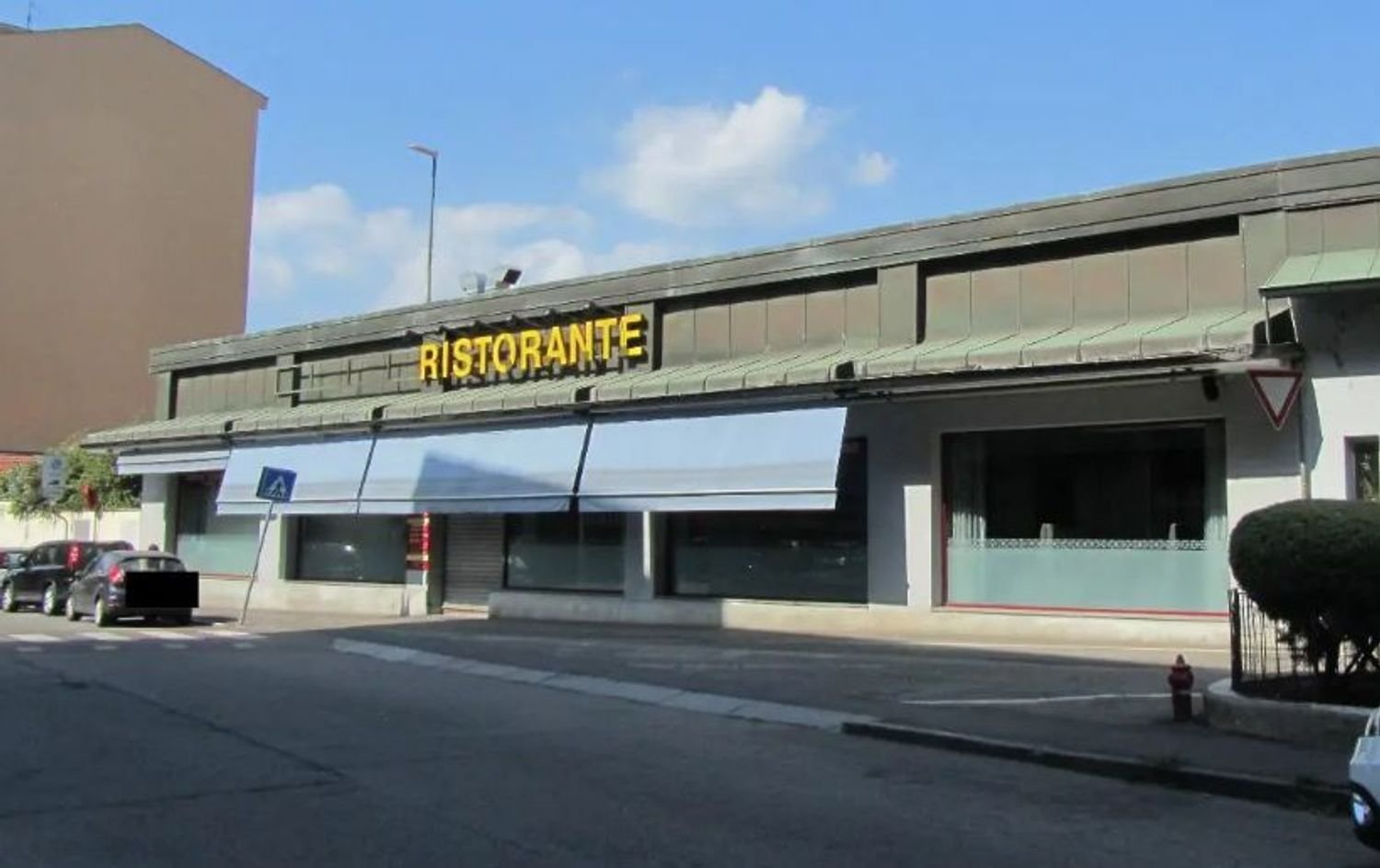 3200m² Commercial property in Vigevano, Italy No. 79329