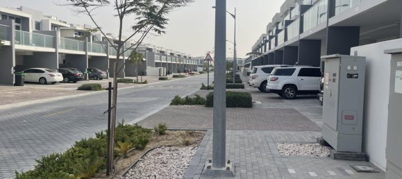 5 bedrooms Townhouse in Dubai, UAE No. 24480 3