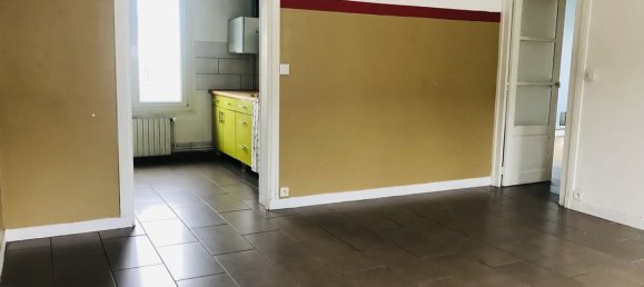 Apartamento de 3 dormitorios en Tours, France No. 75310 2