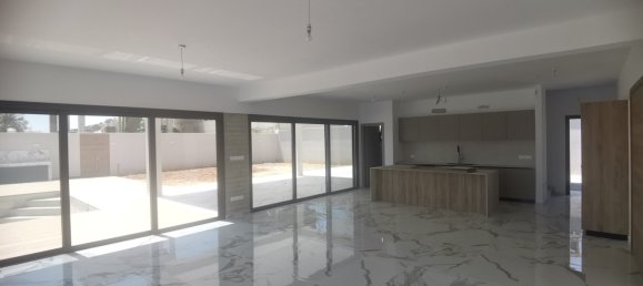 5 bedrooms Villa in Palodeia, Cyprus No. 5081 13