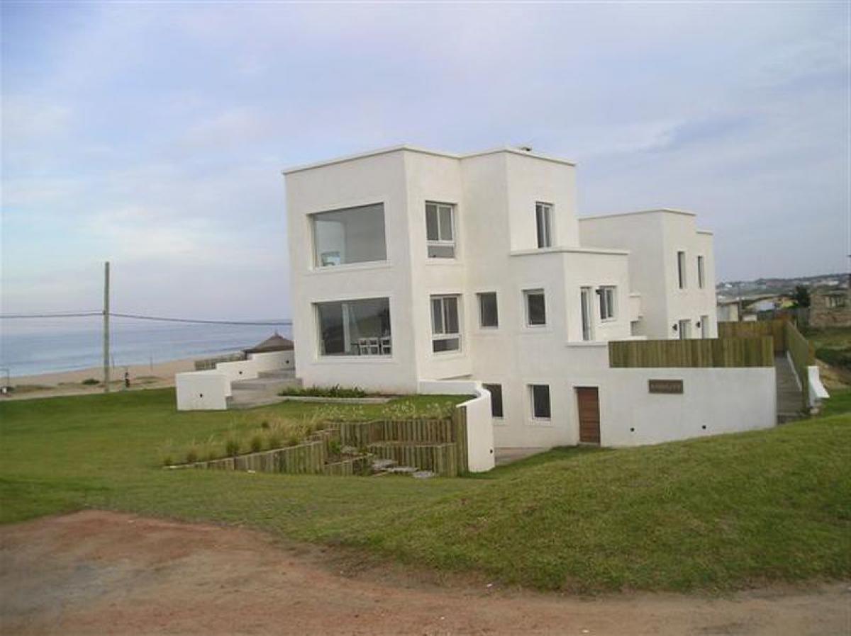 4 bedrooms House in Maldonado, Uruguay No. 5464