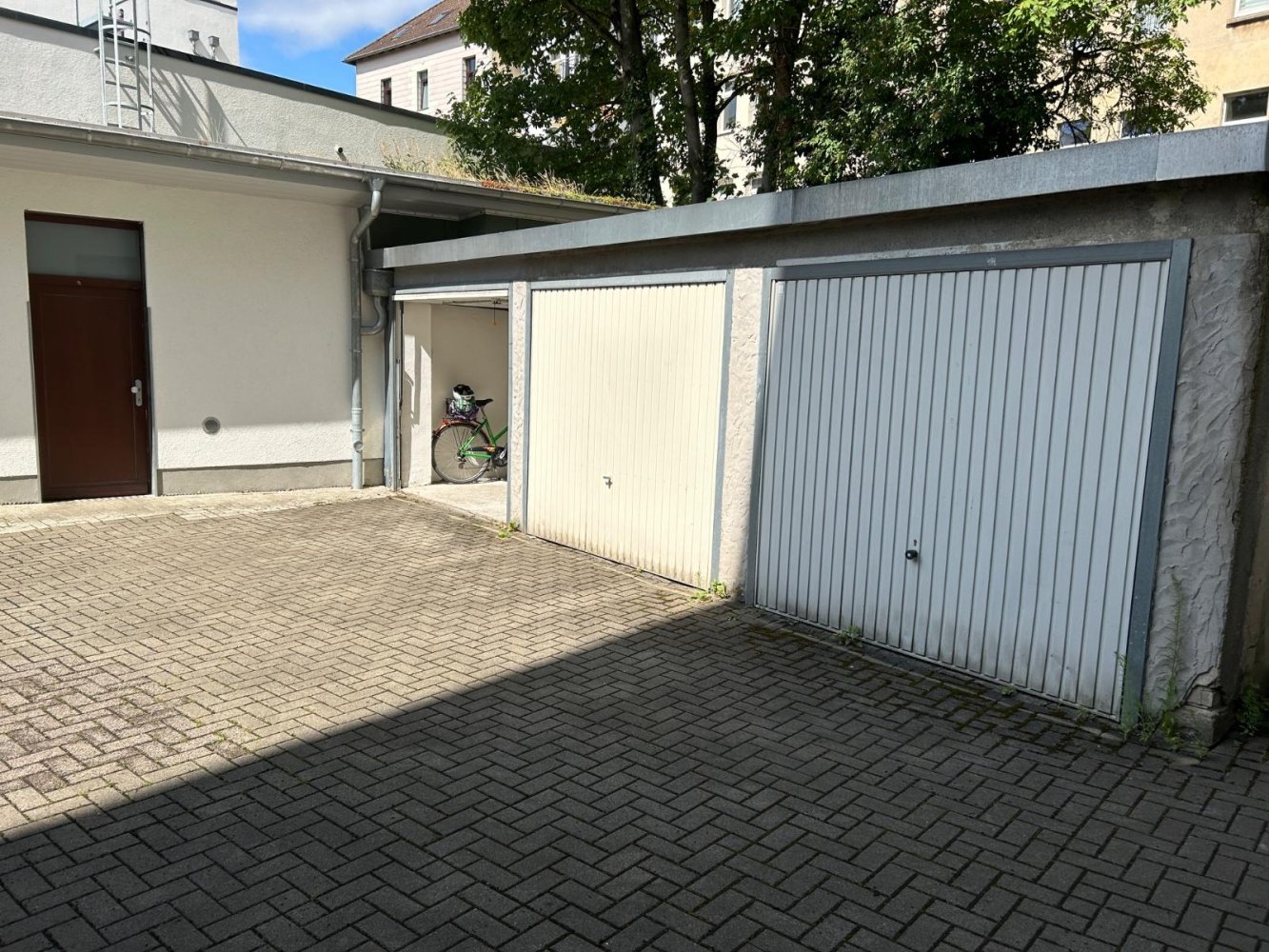  موقف سيارات في Braunschweig, Germany رقم 222758