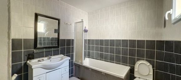 3 Schlafzimmer Haus in Pierrefitte-sur-Seine, France, Nr. 358445 7