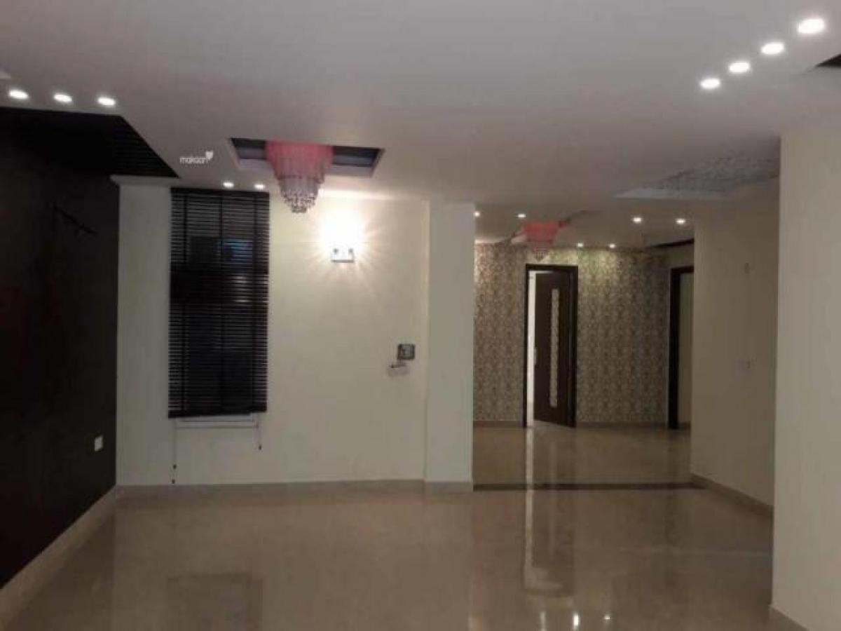 4 bedrooms House in Faridabad, India No. 475