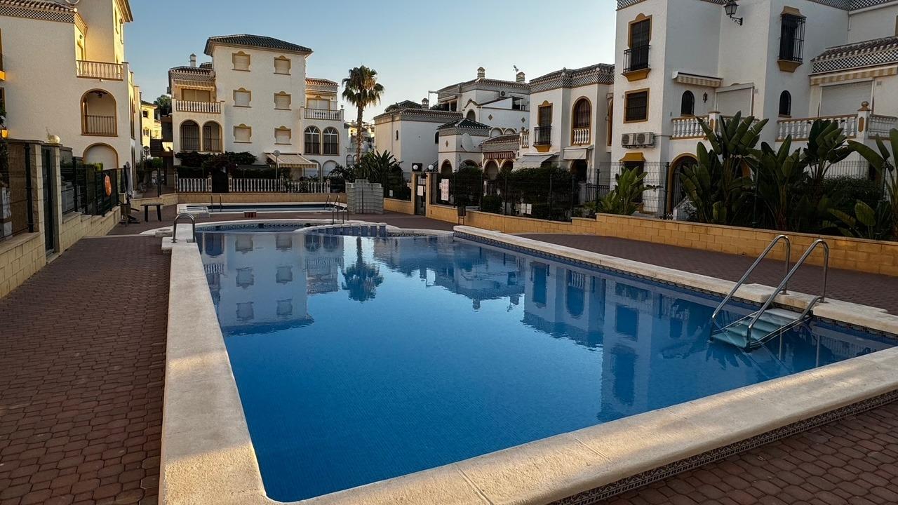 3 غرف نوم شقة في Torrevieja, إسبانيا رقم 365630