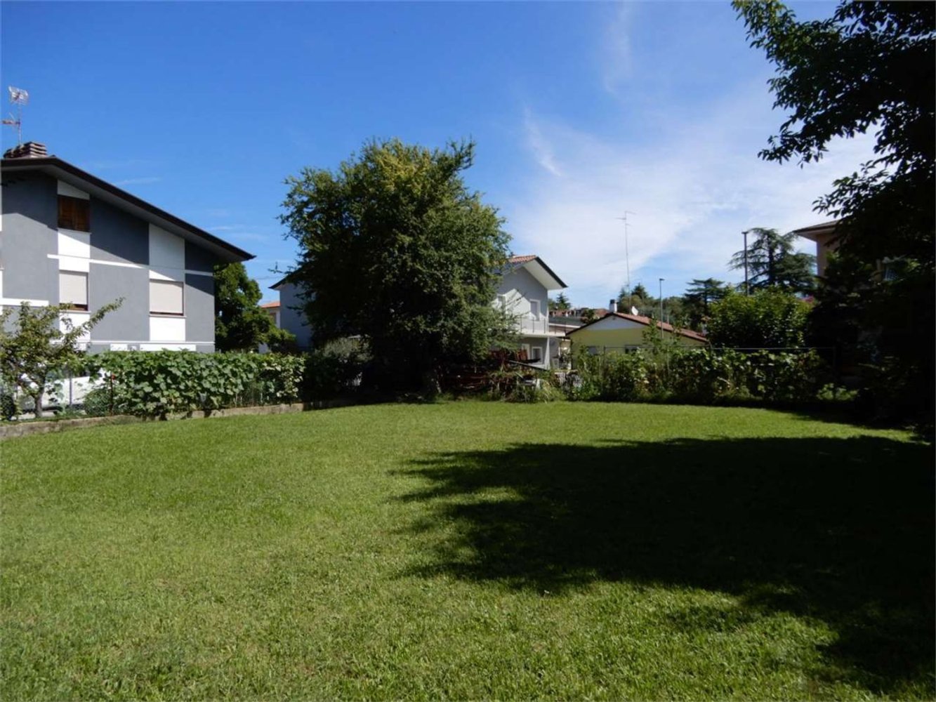 Terreno en Udine, Italy 510 m² No. 286665