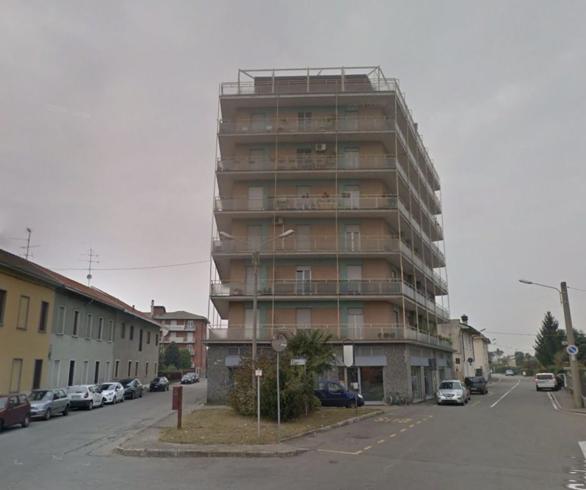 3 rooms Apartment in Busto Arsizio, Italy No. 12951