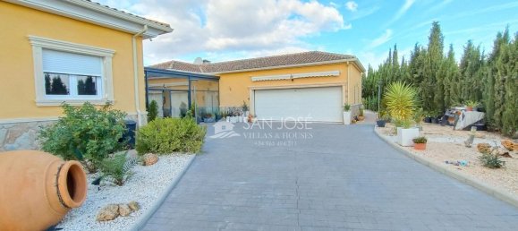4 bedrooms House in Monovar, Spain No. 84020 6