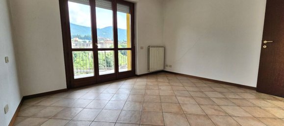 3-salle Appartement à Gandino, Italy No. 117599 10