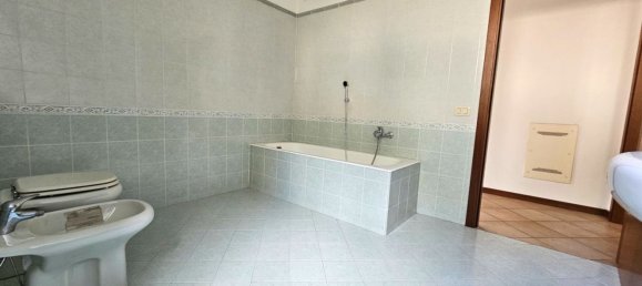 3-salle Appartement à Gandino, Italy No. 117599 5
