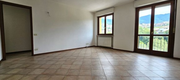 3-salle Appartement à Gandino, Italy No. 117599 25