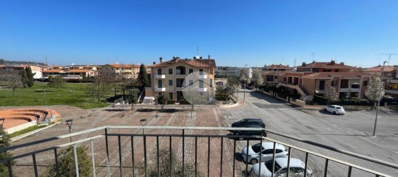 3 rooms Apartment in Fano, Italy No. 14865 17