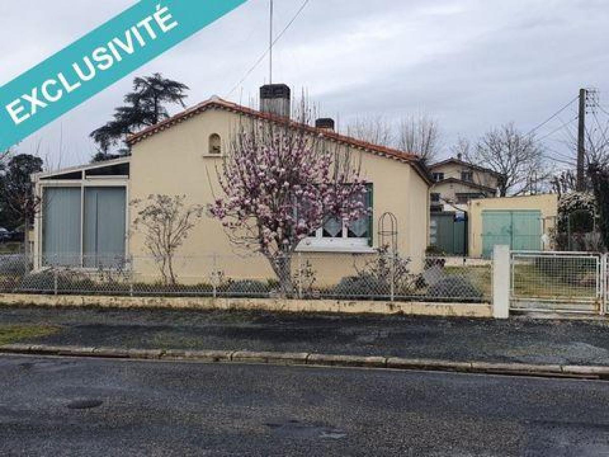 2 bedrooms House in Bergerac, France No. 6794