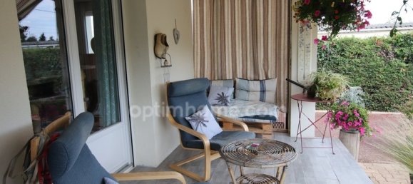 2 bedrooms House in Saint-Pere-sur-Loire, France No. 264498 3