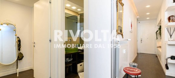 2 bedrooms Apartment in Rome, Italy No. 337894 8