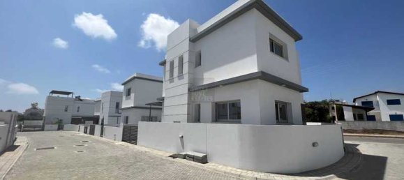 4 غرف نوم عقار تجاري في Paralimni, Cyprus رقم 7732 3