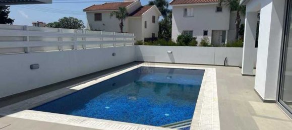 4 غرف نوم عقار تجاري في Paralimni, Cyprus رقم 7732 5